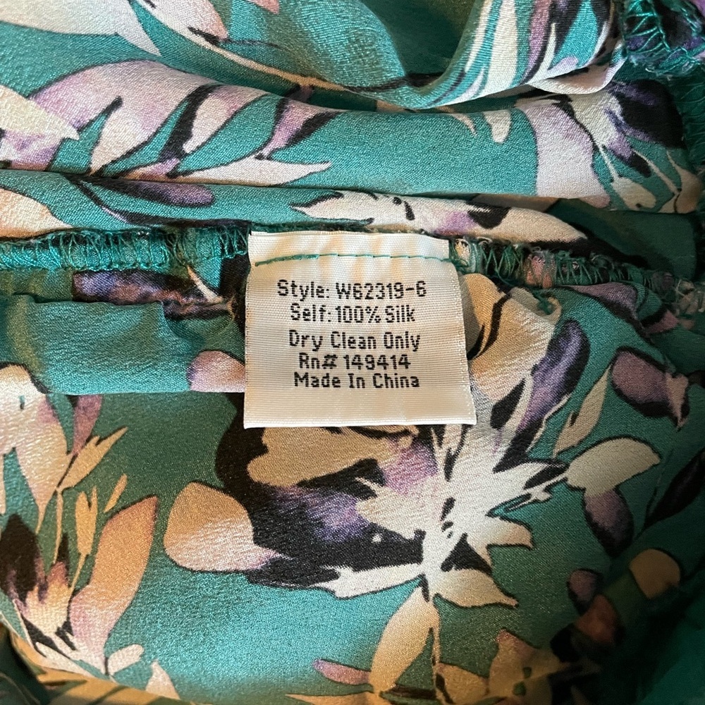 Johnny Was 100% Silk Floral Pants - Picture 2 of 7